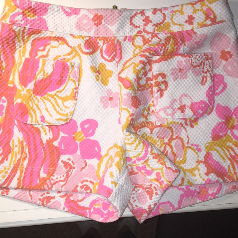 Lilly Pulitzer size 00 shorts